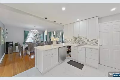 112 Elmwood Drive, Elmwood Park, NJ 07407 - Photo 30