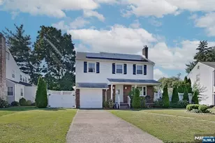 112 Elmwood Dr, Elmwood Park, NJ 07407 - Photo 2