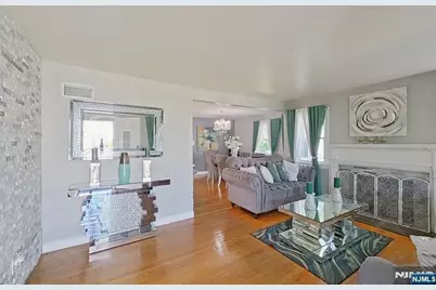 112 Elmwood Drive, Elmwood Park, NJ 07407 - Photo 18