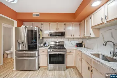 48 Beacon Hill Road D #D, West Milford, NJ 07480 - Photo 6