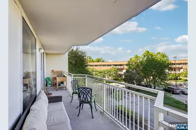1077 River Road 303 #303, Edgewater, NJ 07020 - Photo 26