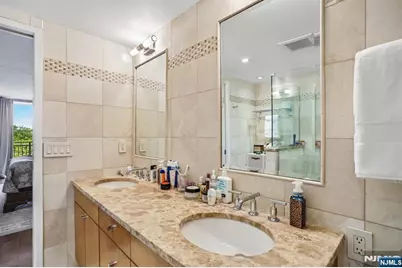 1077 River Road 303 #303, Edgewater, NJ 07020 - Photo 18
