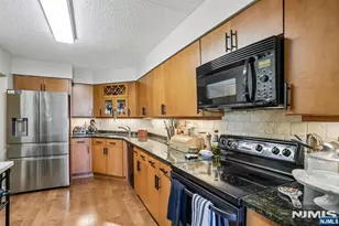 1077 River Road 303, Edgewater, NJ 07020 - Photo 12