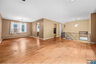 1 Gary Court, Park Ridge, NJ 07656 - Photo 2