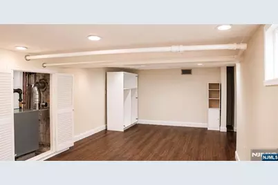307 Raymond Street, Hasbrouck Heights, NJ 07604 - Photo 10