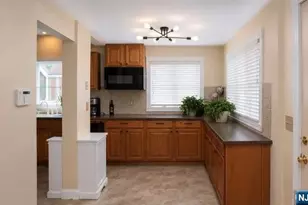 307 Raymond St, Hasbrouck Heights, NJ 07604 - Photo 2