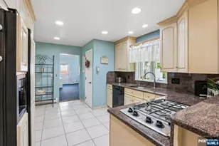 998 Washington Ave, Ho Ho Kus, NJ 07423 - Photo 8