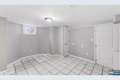 318 Grove Street, Newark, NJ 07103 - Photo 14