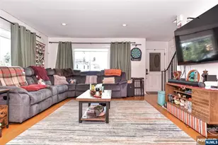 315 Myers Ave, Hasbrouck Heights, NJ 07604 - Photo 6