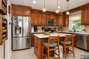 315 Myers Ave, Hasbrouck Heights, NJ 07604 - Photo 10
