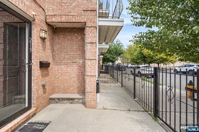 219 Broad Street, Newark, NJ 07104 - Photo 32