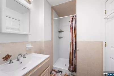 219 Broad Street, Newark, NJ 07104 - Photo 30