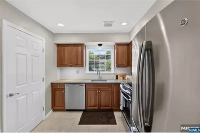 179 Roseland Avenue 12 #12, Caldwell, NJ 07006 - Photo 6