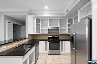 15-19 Tichenor 403 #403, Newark, NJ 07114 - Photo 8