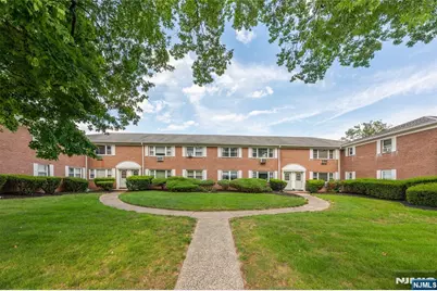 24 Manchester Court 62 #62, Wayne, NJ 07470 - Photo 2