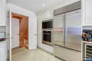 10 Lenox Ct, Fort Lee, NJ 07024 - Photo 12