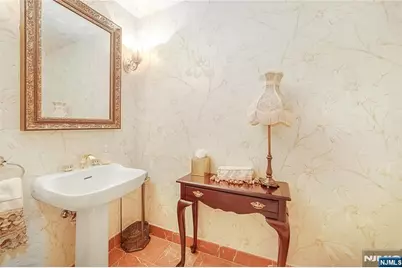 10 Lenox Court, Fort Lee, NJ 07024 - Photo 14