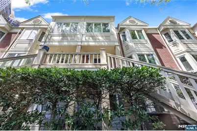 10 Lenox Court, Fort Lee, NJ 07024 - Photo 2