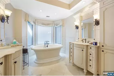 10 Lenox Court, Fort Lee, NJ 07024 - Photo 22