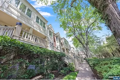 10 Lenox Court, Fort Lee, NJ 07024 - Photo 1