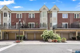 10 Lenox Ct, Fort Lee, NJ 07024 - Photo 34