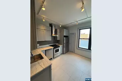 425 Bloomfield Avenue 3A #3A, Montclair, NJ 07042 - Photo 2