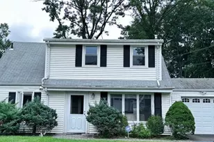18 Manor Rd, Livingston, NJ 07039 - Photo 2