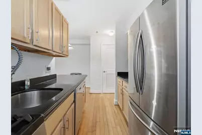 70 Munn Avenue 413 #413, East Orange, NJ 07018 - Photo 8