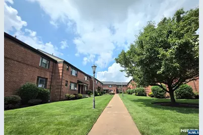 2165C N Central Road C #C, Fort Lee, NJ 07024 - Photo 8