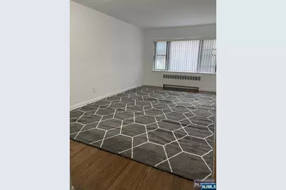 2165C N Central Road C #C, Fort Lee, NJ 07024 - Photo 4