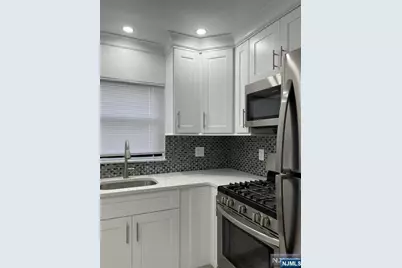 2165C N Central Road C #C, Fort Lee, NJ 07024 - Photo 2