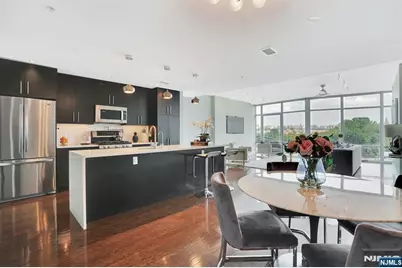 100 Thompson Lane 4D #4D, Edgewater, NJ 07020 - Photo 1