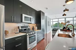 100 Thompson Ln 4D, Edgewater, NJ 07020 - Photo 10