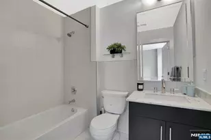 100 Thompson Ln 4D, Edgewater, NJ 07020 - Photo 22