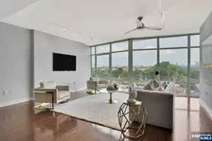 100 Thompson Ln 4D, Edgewater, NJ 07020 - Photo 4