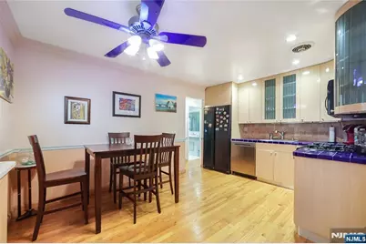 201 Oakdene Place C00E2 #C00E2, Cliffside Park, NJ 07010 - Photo 10
