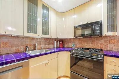 201 Oakdene Place C00E2 #C00E2, Cliffside Park, NJ 07010 - Photo 12
