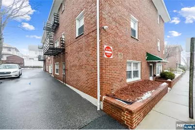 201 Oakdene Place C00E2 #C00E2, Cliffside Park, NJ 07010 - Photo 6