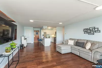 300 Main Street 707 #707, Little Falls Township, NJ 07424 - Photo 4