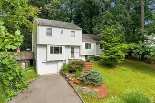 71 Malcolm Rd, Mahwah, NJ 07430 - Photo 2