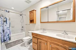 71 Malcolm Rd, Mahwah, NJ 07430 - Photo 16