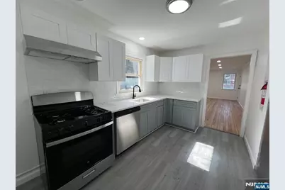 493 Beverly Road 2 #2, Teaneck Township, NJ 07666 - Photo 2