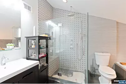 6501 Liberty Avenue F5 #F5, North Bergen, NJ 07047 - Photo 22