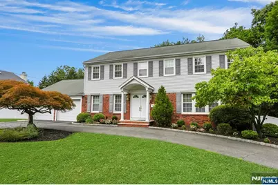 56 O Shaughnessy Lane, Closter, NJ 07624 - Photo 2