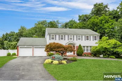 56 O Shaughnessy Lane, Closter, NJ 07624 - Photo 4