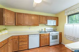 181 Long Hill Rd, Little Falls Township, NJ 07424 - Photo 4
