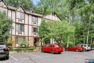 1519 Faulkner Ct 1519, Mahwah, NJ 07430 - Photo 2