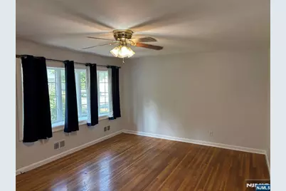31 Farview Terrace 1st Floor #1st floor, Paramus, NJ 07652 - Photo 2