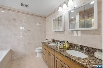 57 Memorial Place, Elmwood Park, NJ 07407 - Photo 18