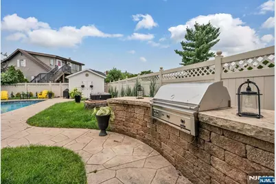 57 Memorial Place, Elmwood Park, NJ 07407 - Photo 30